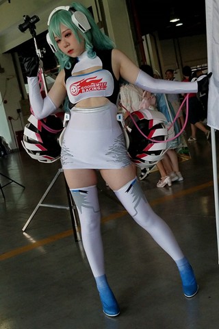 漫展可爱的cosplay少女